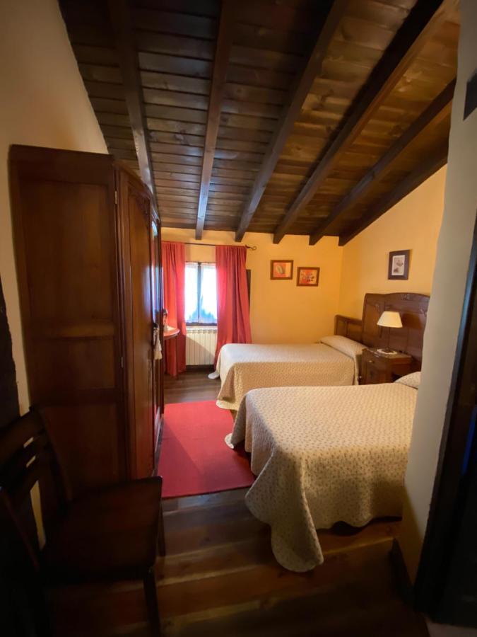 Casa Rural Dos Reales San Cristobal de Boedo Esterno foto
