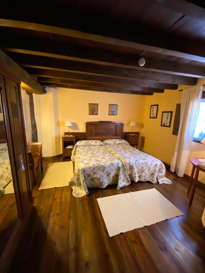 Casa Rural Dos Reales San Cristobal de Boedo Esterno foto