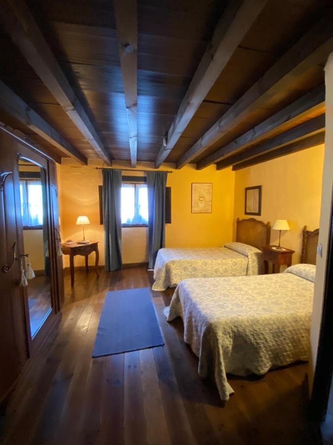 Casa Rural Dos Reales San Cristobal de Boedo Esterno foto