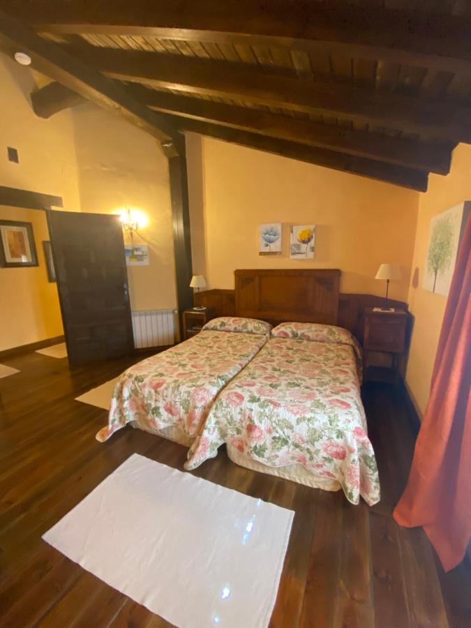 Casa Rural Dos Reales San Cristobal de Boedo Esterno foto